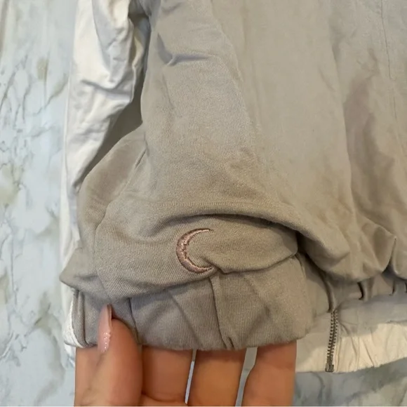 Zyia small zip jacket grey pink white pockets drawstring hooded activewear cozy - Picture 7 of 7